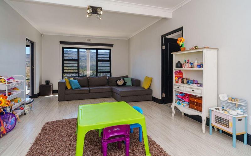 7 Bedroom Property for Sale in Fish Hoek Western Cape